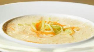 Kochen mit Stromberg: Geeiste Gurken-Melonen-Joghurt-Suppe