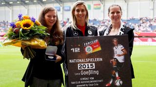 Fan-tastic Moment: Lena Goeßling als beste Spielerin 2015 ausgezeichnet