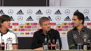 PK der Nationalmannschaft mit Joachim Löw und Mats Hummels