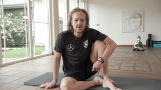 Yoga mit Patrick Broome: Übung für die Hüftmobilität