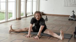 Yoga mit Patrick Broome: Dehnung Beininnenseite