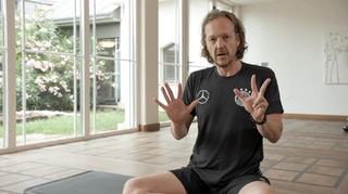 Yoga mit Patrick Broome: Atemübung