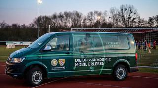 Das DFB-Mobil: seit 10 Jahren auf Tour!