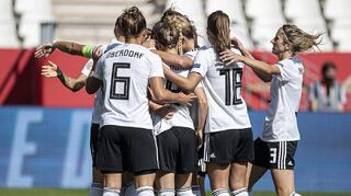 3:0 vs. Irland: DFB-Frauen voll auf EM-Kurs
