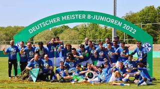 Elfmeterkrimi: Schalke 04 nach 20 Jahren wieder Deutscher Meister