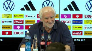 Pressekonferenz der Nationalmannschaft mit Rudi Völler und Robin Gosens