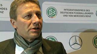 Ex-Nationalspieler Guido Buchwald  zum Thema Integration