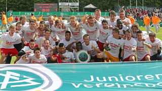 SC Freiburg gewinnt den DFB-Junioren-Vereinspokal 2014