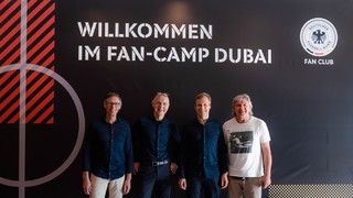 DFB-Delegation zu Gast im Fan-Camp