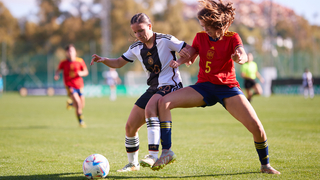 U 17-Juniorinnen unterliegen Weltmeister Spanien