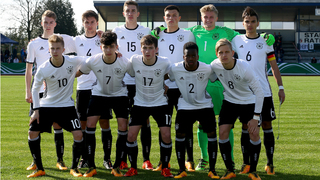U 17 Junioren: Deutschland erkämpft sich in Unterzahl ein Remis