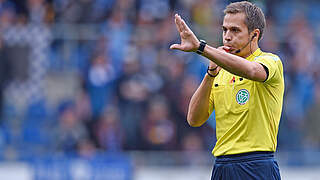 Hartmann pfeift Schalke gegen Frankfurt