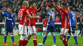 Video: Bayern nach 3:0 gegen Schalke locker im Halbfinale