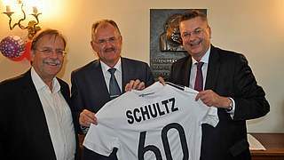 60. Geburtstag: Grindel gratuliert BFV-Präsident Schultz