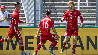 FC Bayern mit Kantersieg an die Spitze