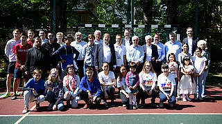 Wir bringen Glück: DFB-Delegation besucht Moskauer Kinderheim