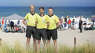 Meerblick Inklusive: Schiedsrichter in der Beachsoccer-Liga