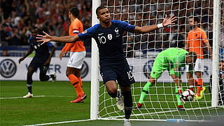 Frankreich besiegt die Niederlande