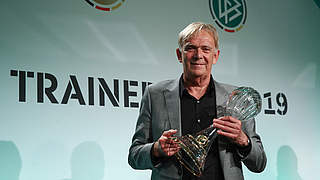 DFB verleiht Ehrenpreis Lebenswerk an Volker Finke