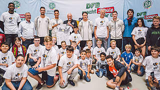 Nationalspieler sorgen in Mainz für volle Schule am Feiertag