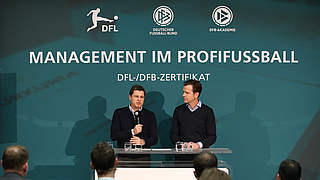 DFL und DFB stellen Zertifikat Management im Profifußball vor