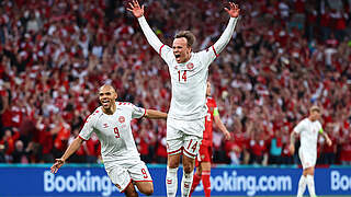 4:1 gegen Russland: Dänemark als Gruppenzweiter weiter