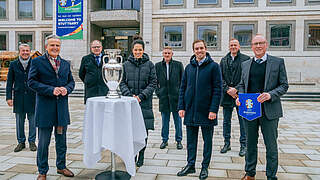 Delegation um Sasic und Lahm besucht Host City Stuttgart