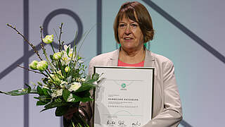 DFB-Bundestag ernennt Hannelore Ratzeburg zum Ehrenmitglied