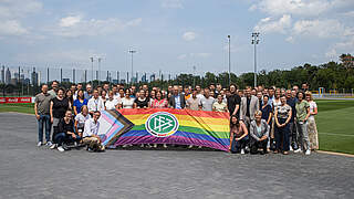 DFB setzt Zeichen für Vielfalt im Fußball