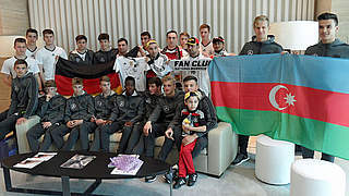 Fans besuchen U 17 in Baku: Uns gefällt die deutsche Spielweise
