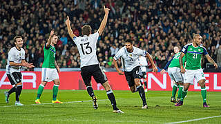 Draxler und Khedira treffen: 2:0 zur Halbzeit gegen Nordirland