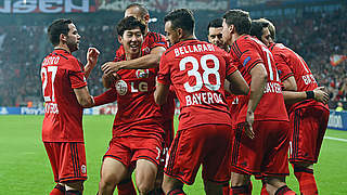 Leverkusen zieht locker in die Gruppenphase ein