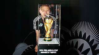 Ehrenrunde: Kalkbrenner holt den WM-Pokal