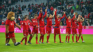 4:0 gegen Piräus: Souveräne Bayern als Gruppensieger ins Achtelfinale
